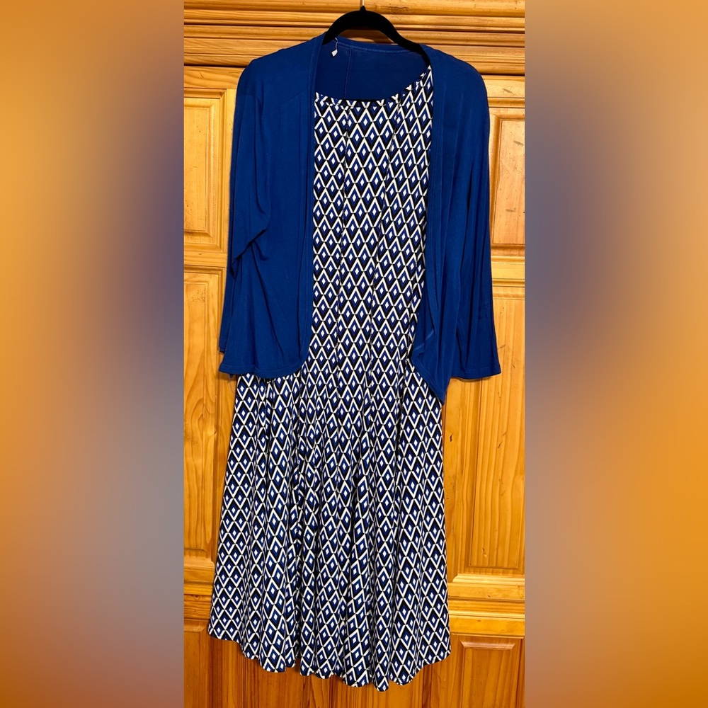Flowy sleeveless dress with jacket